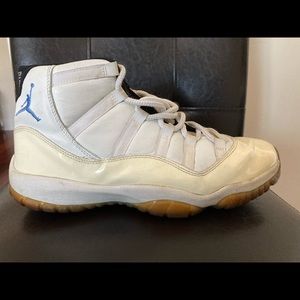Air Jordan 11 Legend Blue